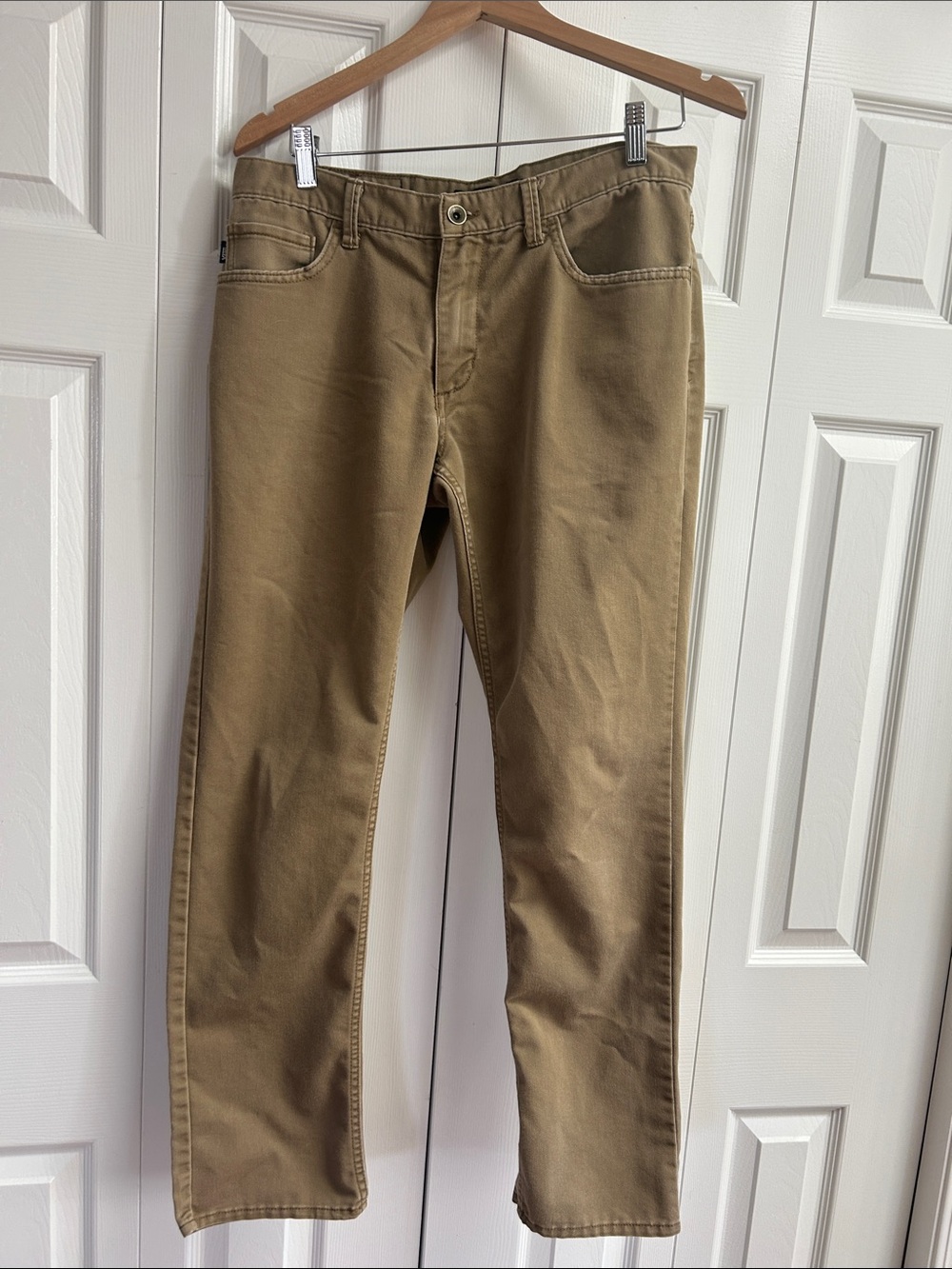 Vans Men's Tan Straight-Leg Jeans size 32